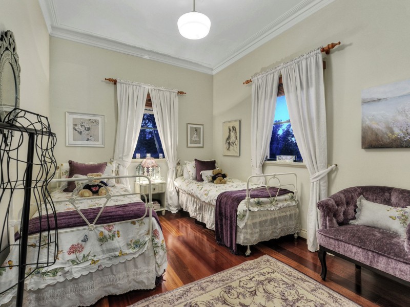 7 Ewer Street, Carindale QLD 4152