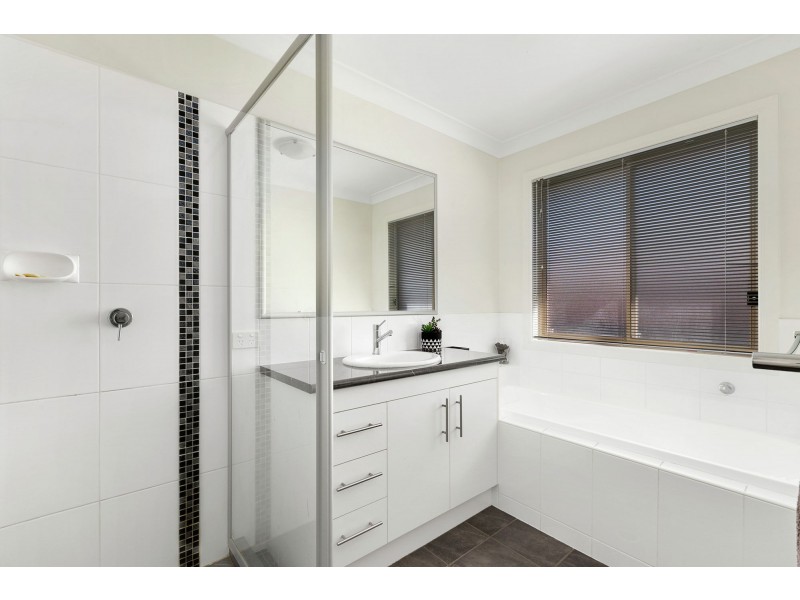 4 Cimmaron Circuit, Thornlands QLD 4164