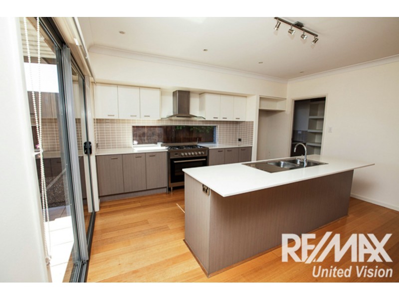 5 Yeates Close, Carindale QLD 4152