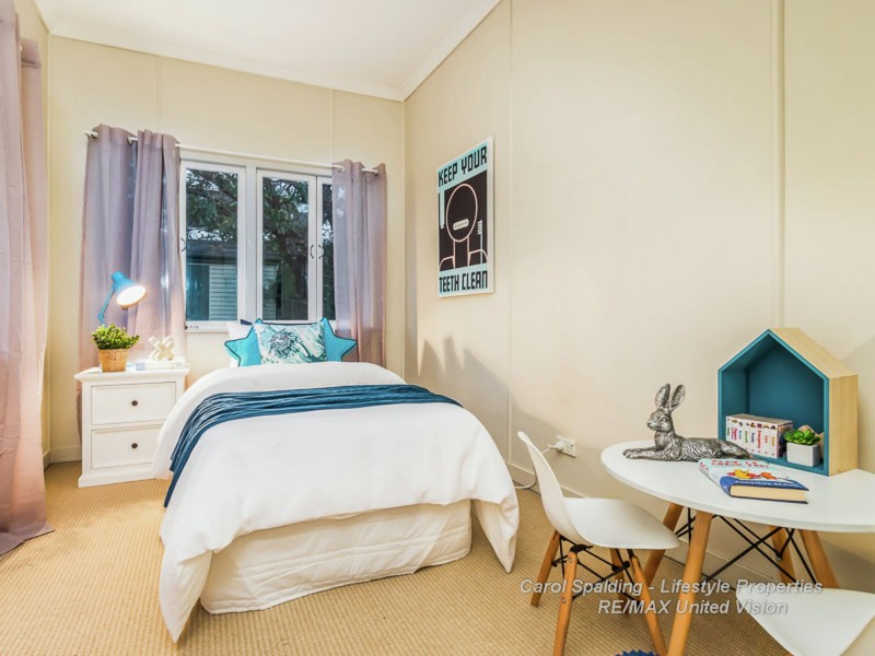 35 The Promenade, Camp Hill QLD 4152