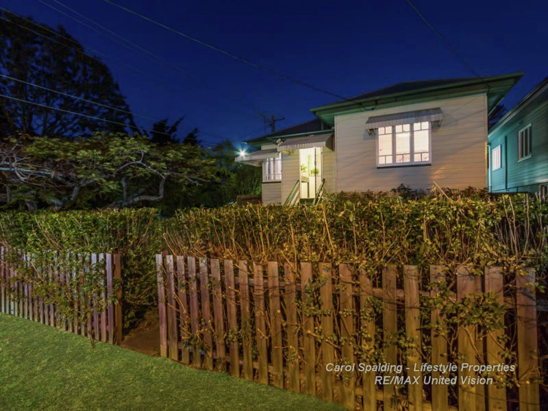 35 The Promenade, Camp Hill QLD 4152
