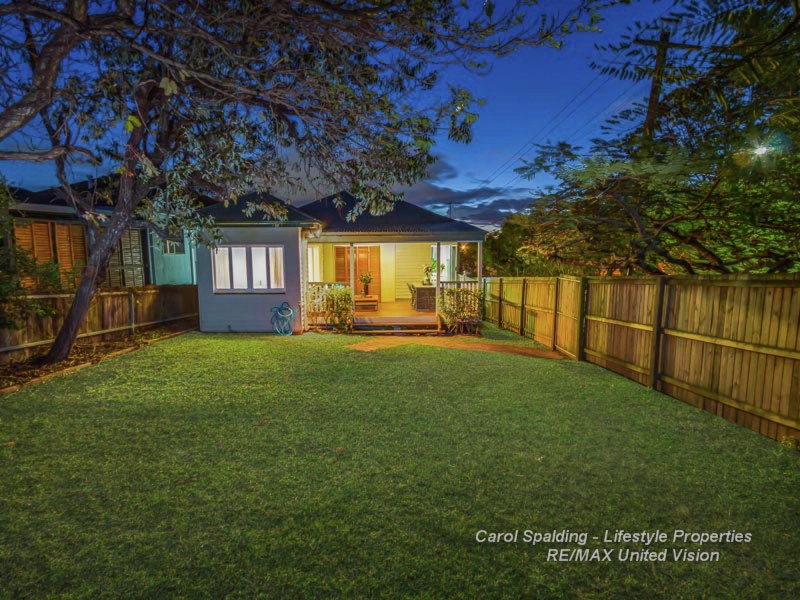 35 The Promenade, Camp Hill QLD 4152