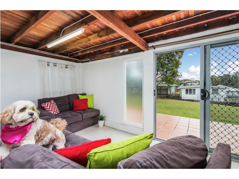 4 Gray Street, Carina QLD 4152