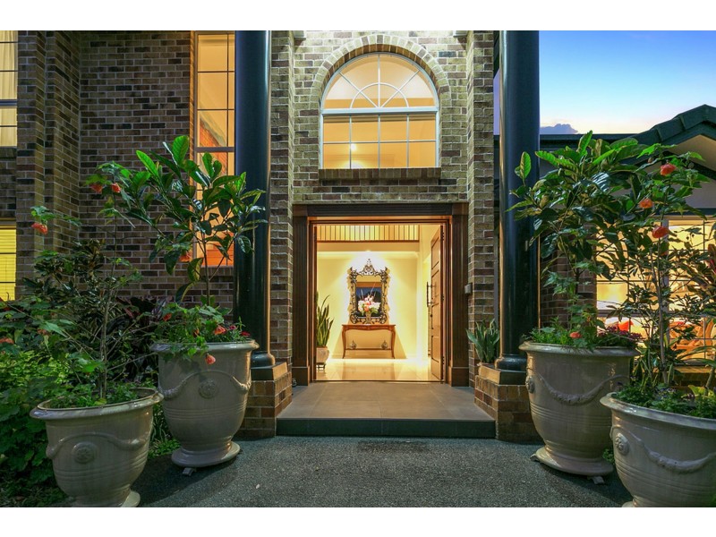 1 Turnberry Place, Carindale QLD 4152