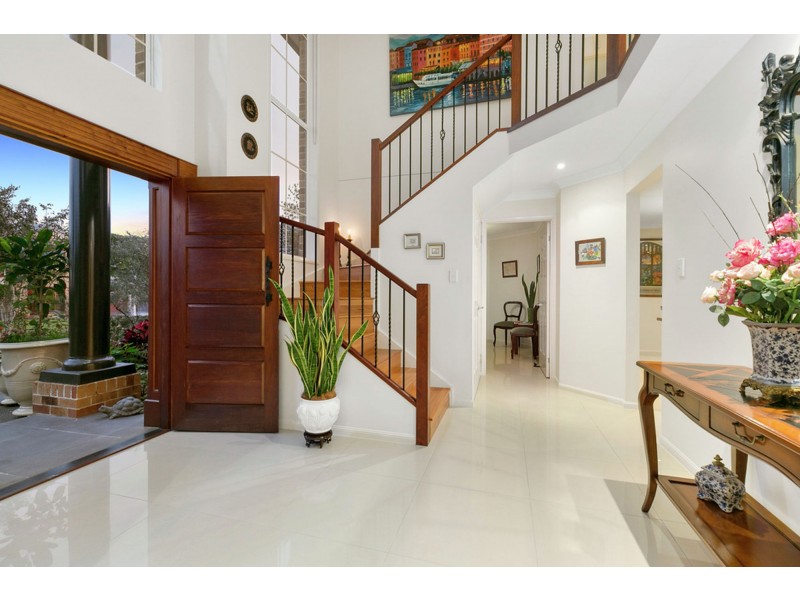 1 Turnberry Place, Carindale QLD 4152