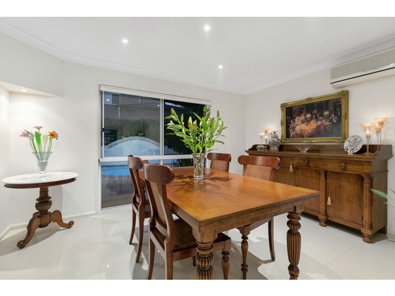 1 Turnberry Place, Carindale QLD 4152