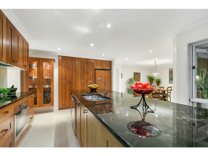 1 Turnberry Place, Carindale QLD 4152