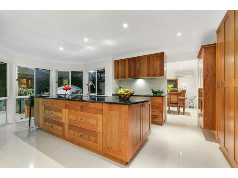 1 Turnberry Place, Carindale QLD 4152