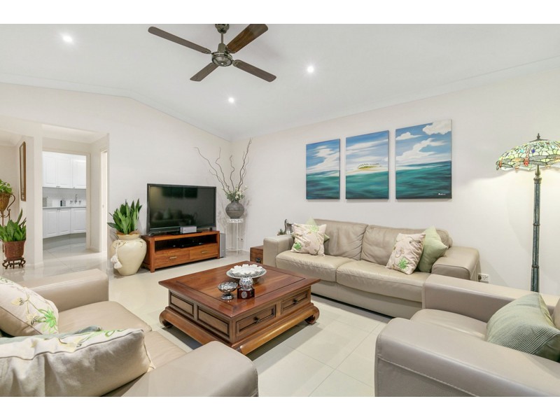 1 Turnberry Place, Carindale QLD 4152