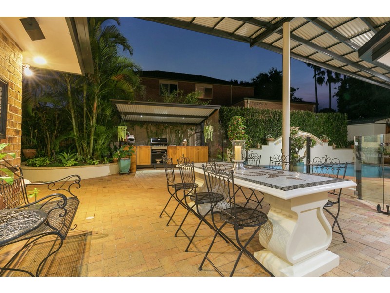 1 Turnberry Place, Carindale QLD 4152