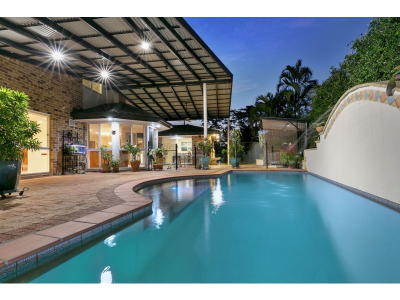 1 Turnberry Place, Carindale QLD 4152