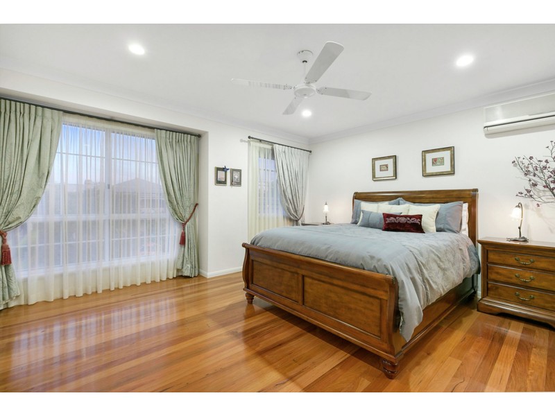 1 Turnberry Place, Carindale QLD 4152