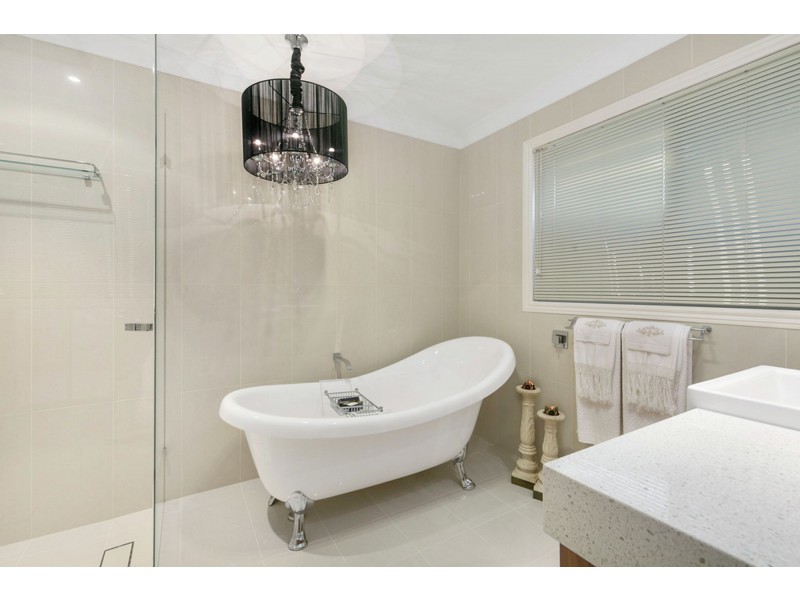 1 Turnberry Place, Carindale QLD 4152