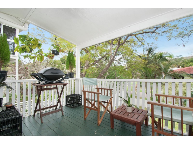 77 Renton Street, Camp Hill QLD 4152