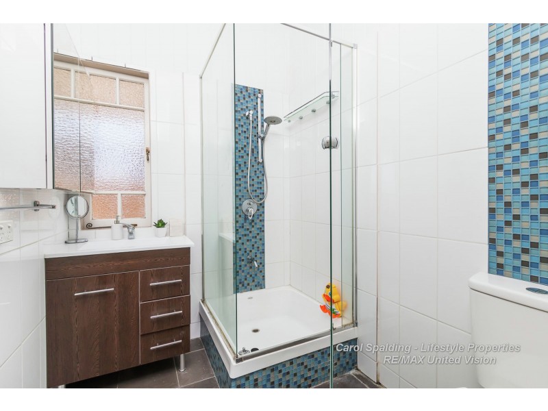 24 Brown Street, Camp Hill QLD 4152