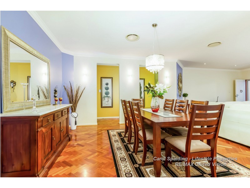 3 Rio Vista Close, Carindale QLD 4152