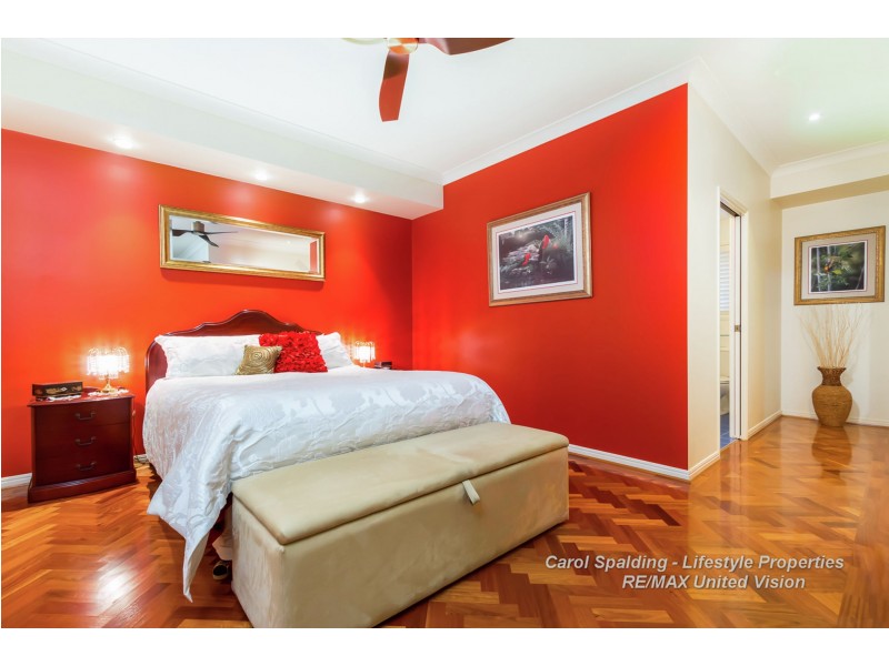 3 Rio Vista Close, Carindale QLD 4152