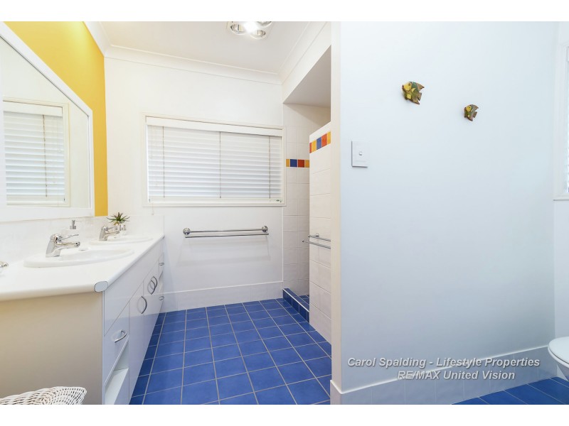 3 Rio Vista Close, Carindale QLD 4152