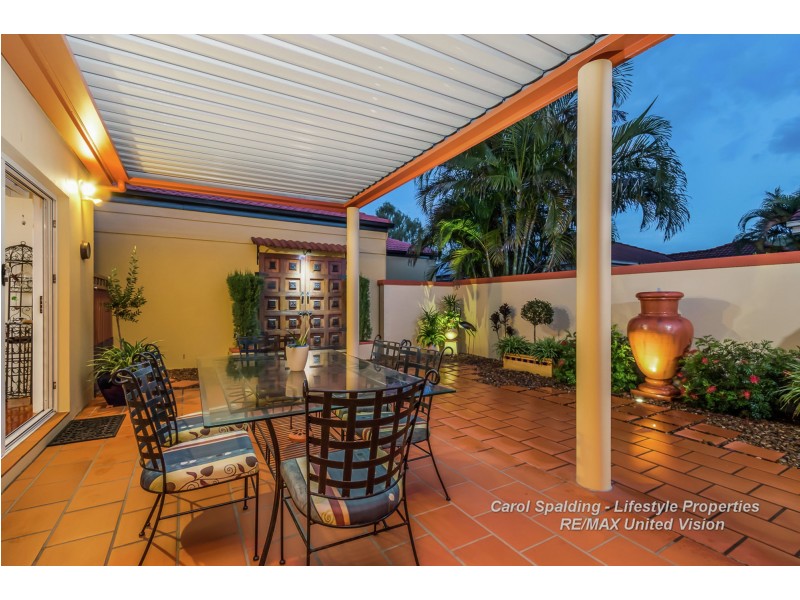 3 Rio Vista Close, Carindale QLD 4152