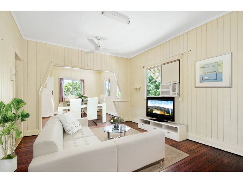 47 East Street, Camp Hill QLD 4152