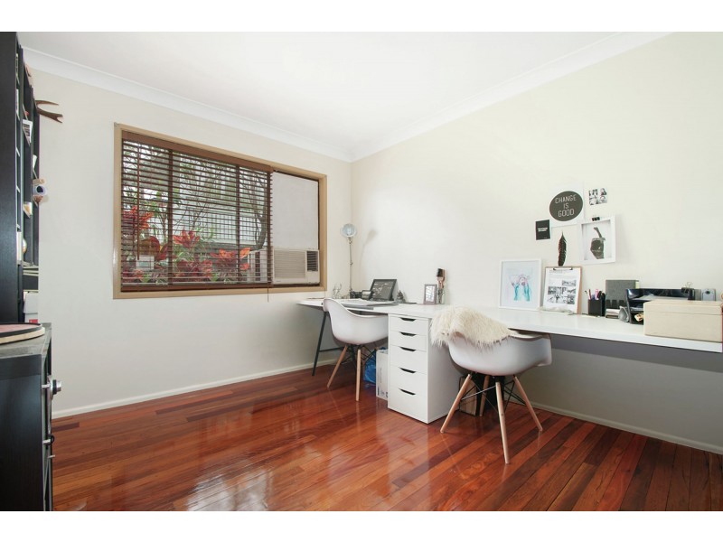 77 Renton Street, Camp Hill QLD 4152