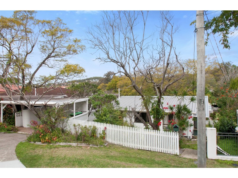 77 Renton Street, Camp Hill QLD 4152