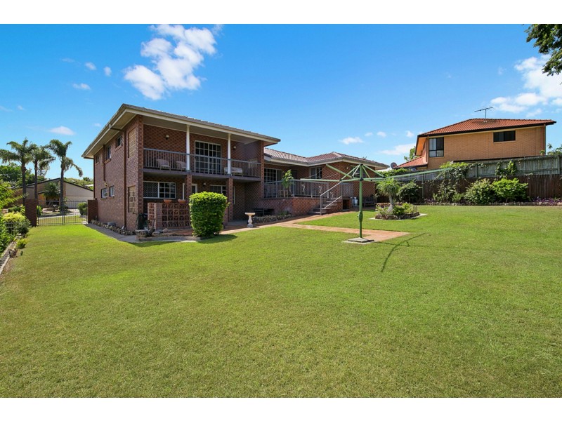 18 Donnington Street, Carindale QLD 4152