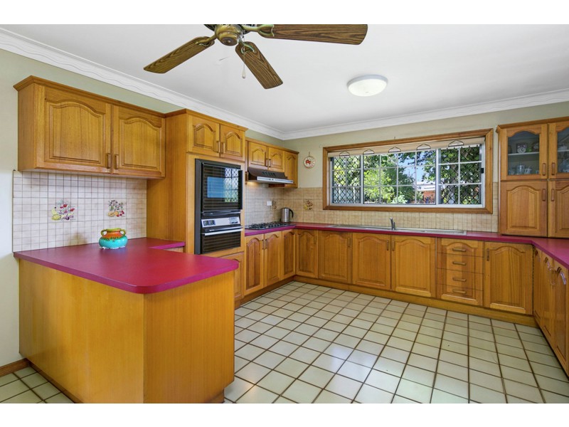 18 Donnington Street, Carindale QLD 4152