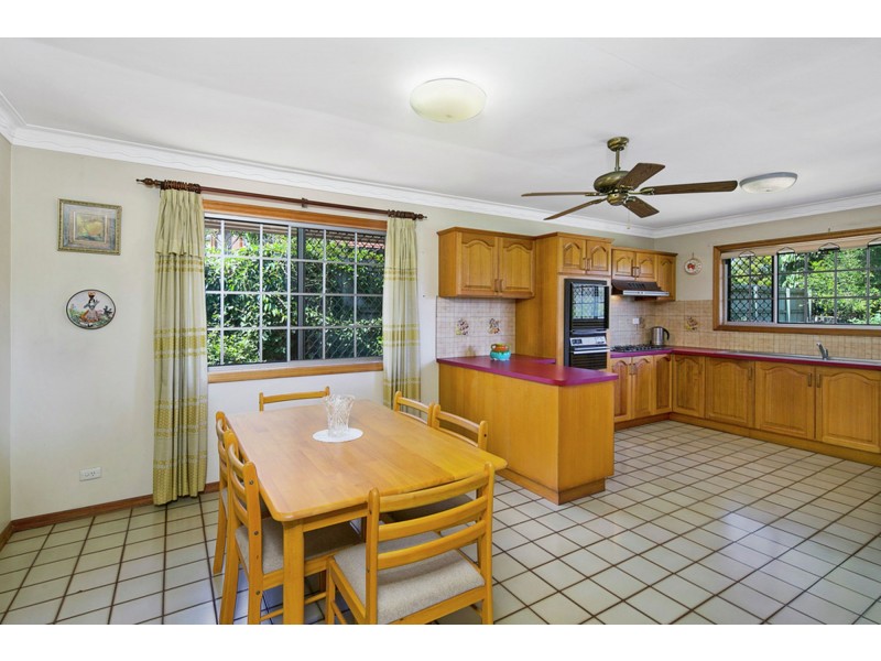 18 Donnington Street, Carindale QLD 4152