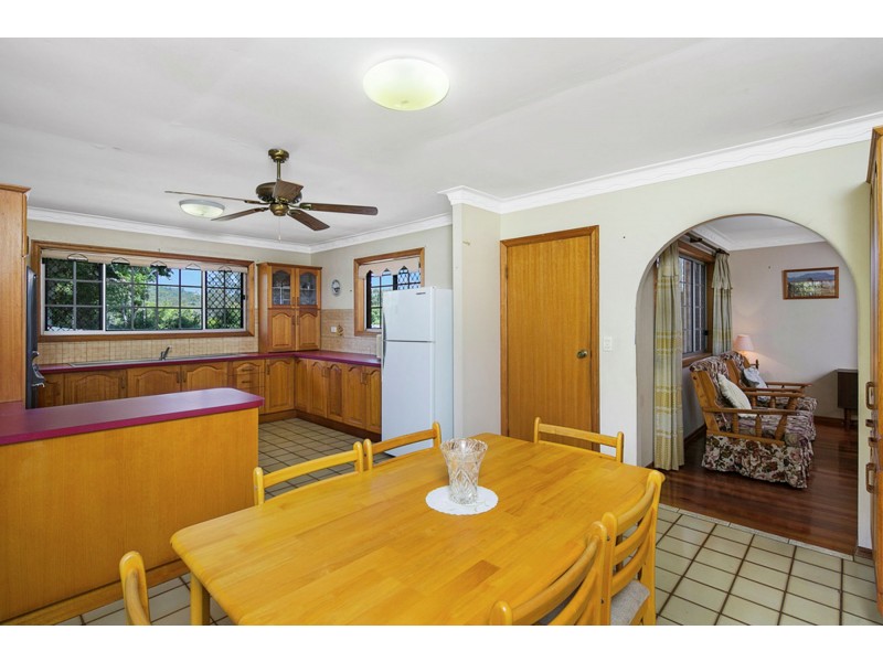 18 Donnington Street, Carindale QLD 4152