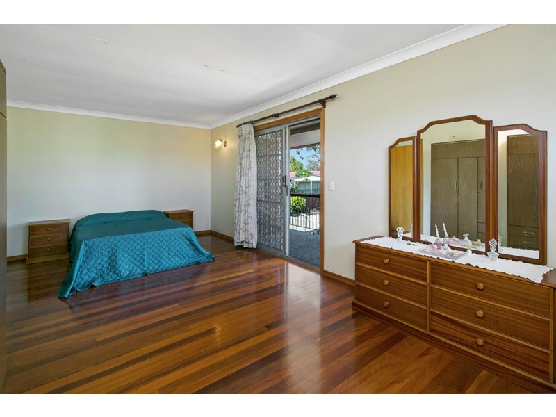 18 Donnington Street, Carindale QLD 4152