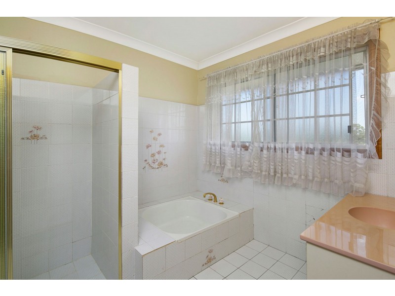 18 Donnington Street, Carindale QLD 4152