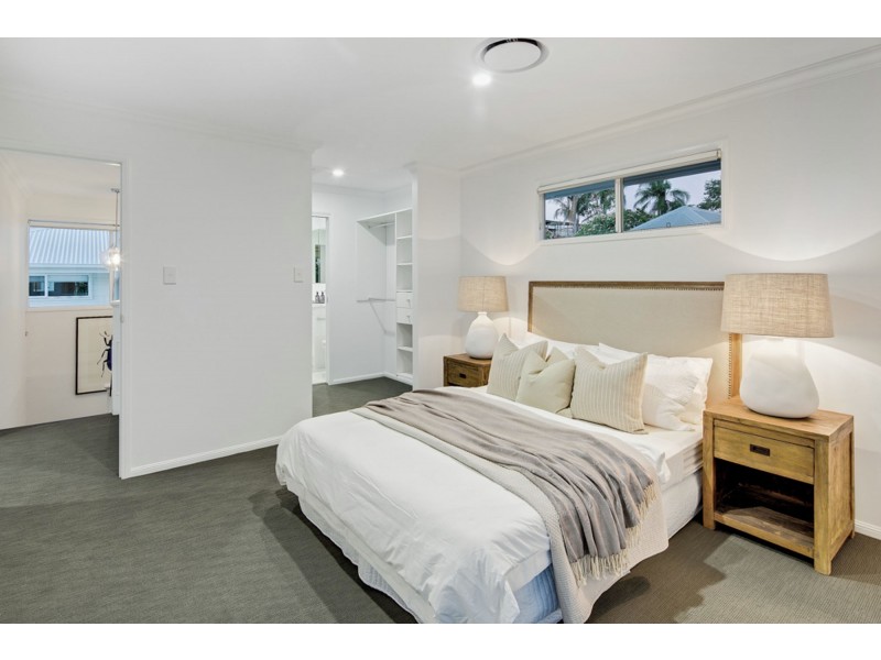 1-3 / 58 Donald Street, Camp Hill QLD 4152