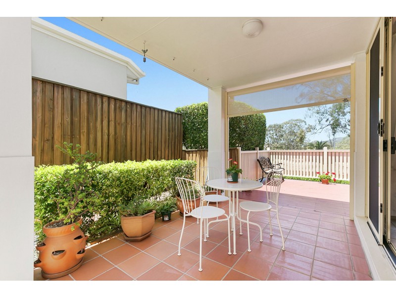 86 Flame Tree Crescent, Carindale QLD 4152