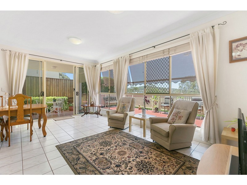 86 Flame Tree Crescent, Carindale QLD 4152