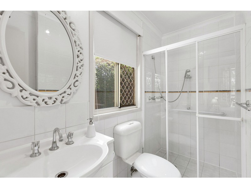 86 Flame Tree Crescent, Carindale QLD 4152