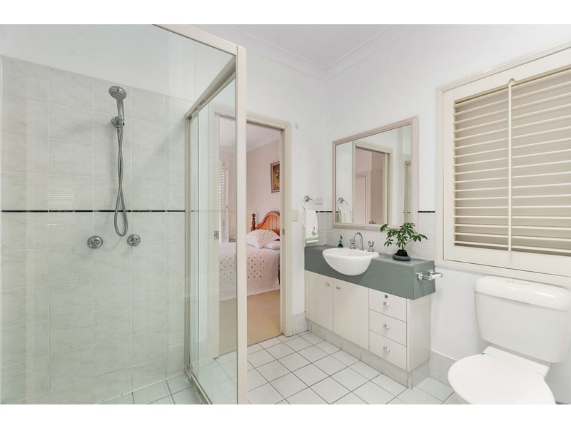 86 Flame Tree Crescent, Carindale QLD 4152