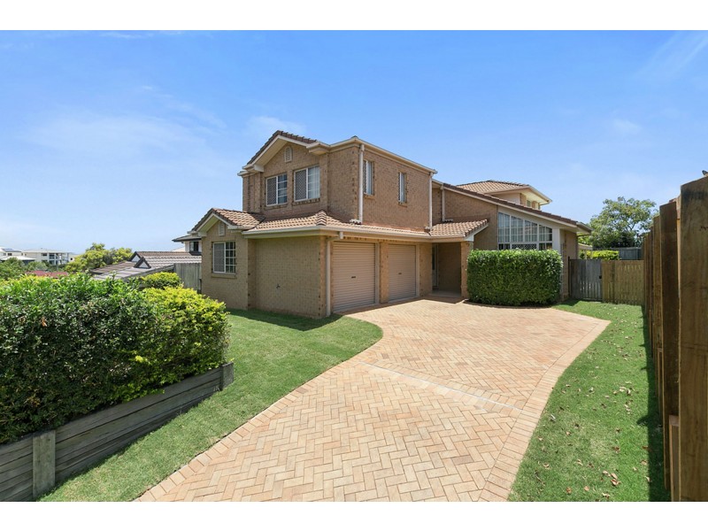 10 Clearmount Crescent, Carindale QLD 4152