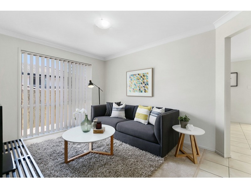 10 Clearmount Crescent, Carindale QLD 4152