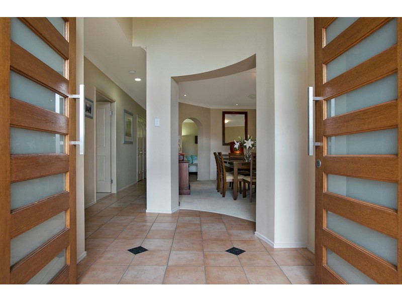 39 Clearmount Crescent, Carindale QLD 4152