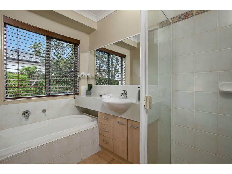 39 Clearmount Crescent, Carindale QLD 4152