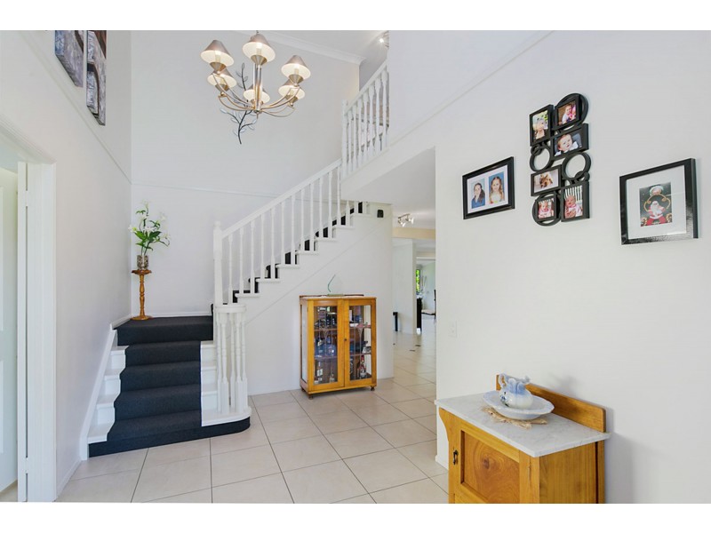 63 Kidwelly Street, Carindale QLD 4152