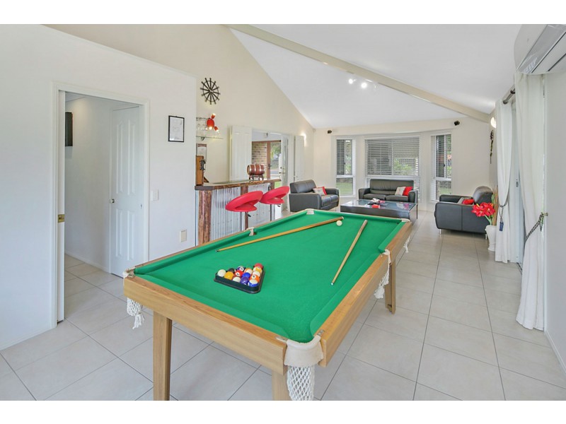 63 Kidwelly Street, Carindale QLD 4152