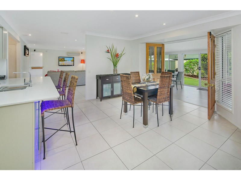 63 Kidwelly Street, Carindale QLD 4152