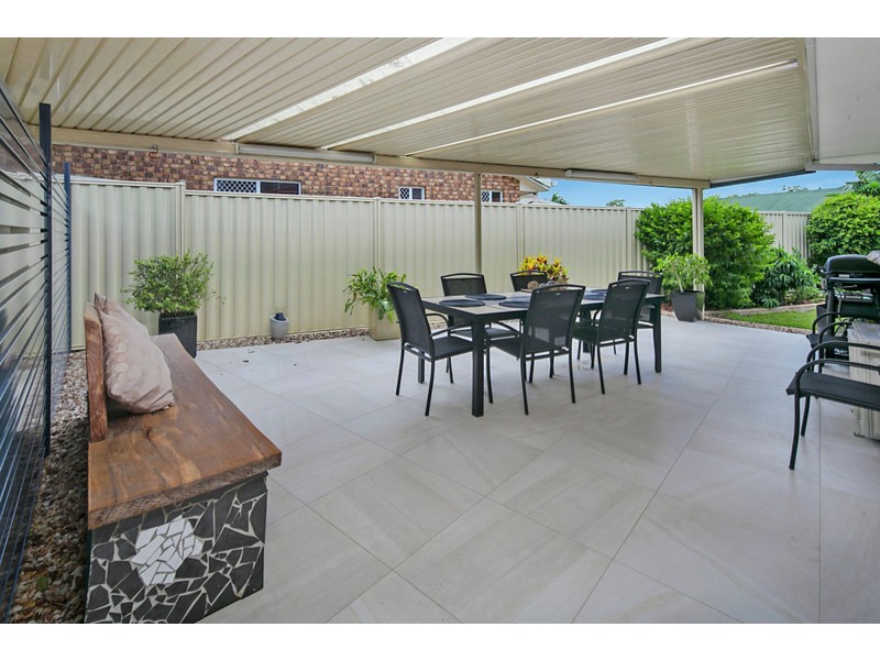 63 Kidwelly Street, Carindale QLD 4152