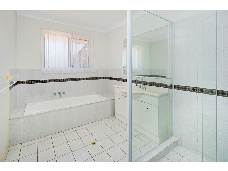 63 Kidwelly Street, Carindale QLD 4152