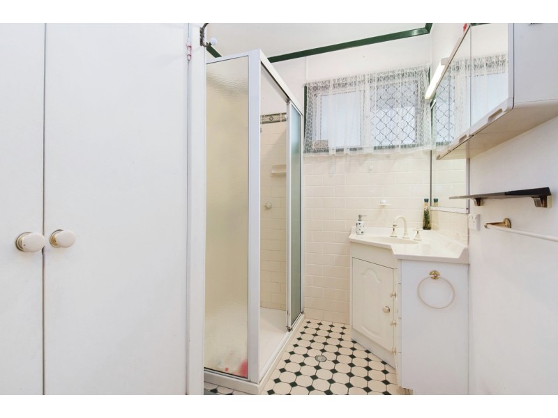 84 Nurstead Street, Camp Hill QLD 4152