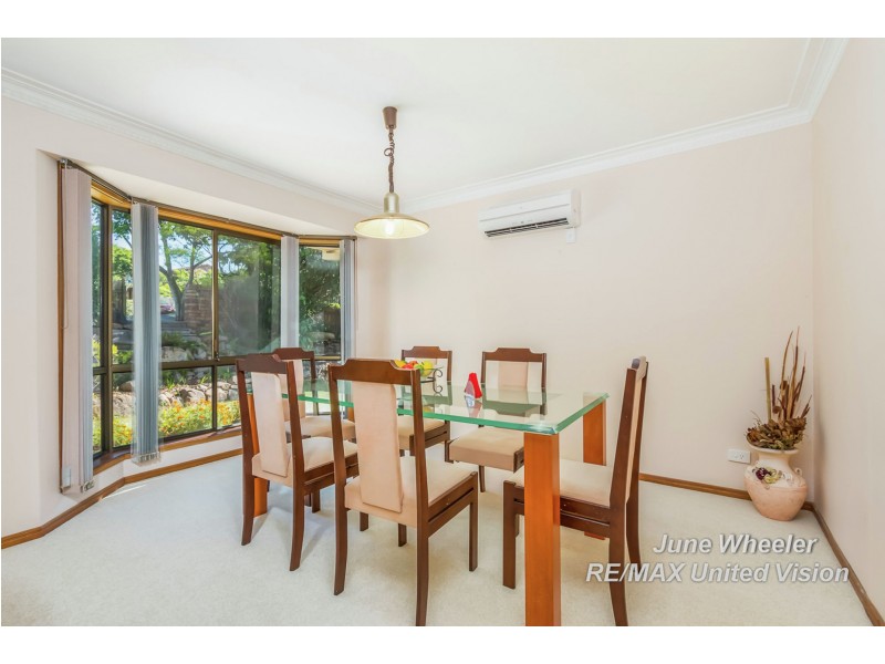 95 Donnington Street, Carindale QLD 4152