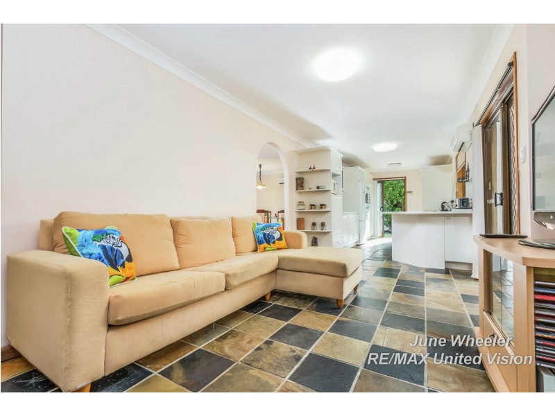 95 Donnington Street, Carindale QLD 4152