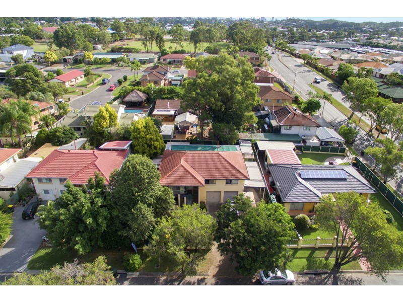 3 Eynsford Street, Carindale QLD 4152